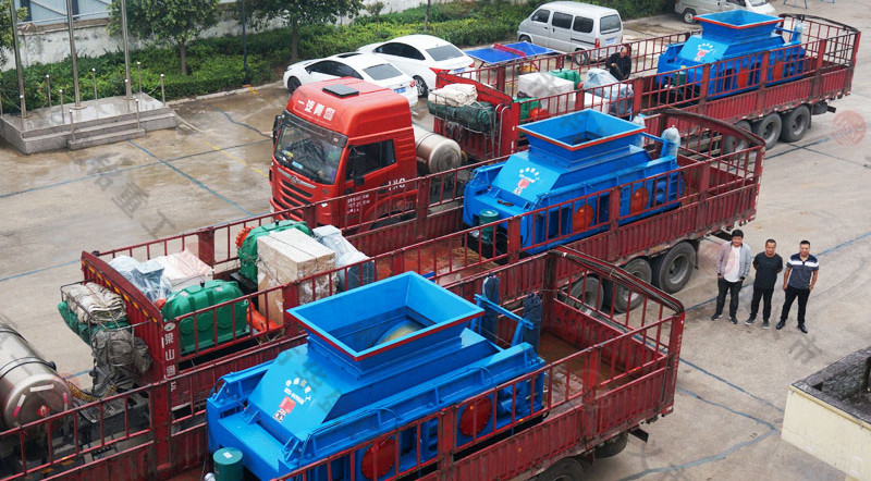 時產(chǎn)100噸對輥破碎機(jī)